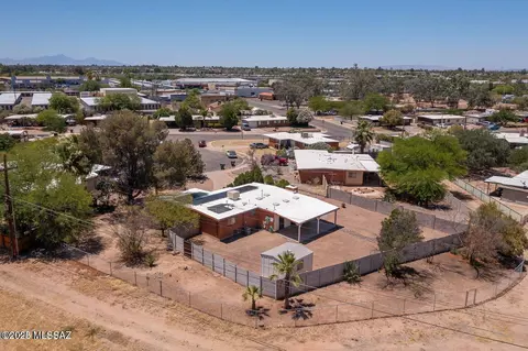View/Area - 8105 E Beverly St, Tucson, AZ 85710 photo 2 of 2