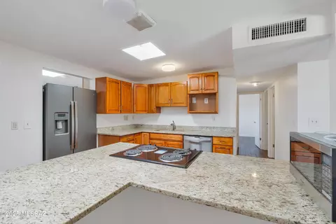 Kitchen - 8105 E Beverly St, Tucson, AZ 85710 photo 1 of 7