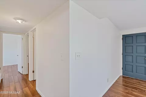 Entry Way - 8105 E Beverly St, Tucson, AZ 85710 photo 1 of 1
