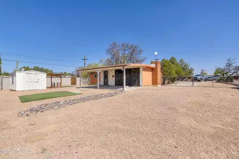 Exterior - 8105 E Beverly St, Tucson, AZ 85710 photo 4 of 9