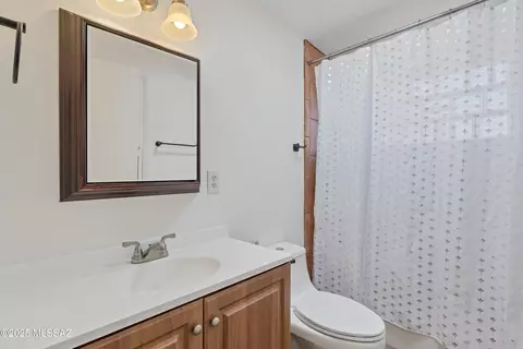 Bath - 8105 E Beverly St, Tucson, AZ 85710 photo 2 of 2