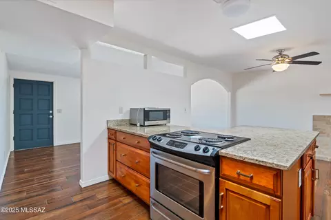 Kitchen - 8105 E Beverly St, Tucson, AZ 85710 photo 7 of 7