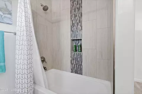 Bath - 3337 E Wet Sand Pl, Vail, AZ 85641 photo 6 of 6