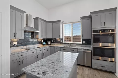 Kitchen - 3337 E Wet Sand Pl, Vail, AZ 85641 photo 4 of 6