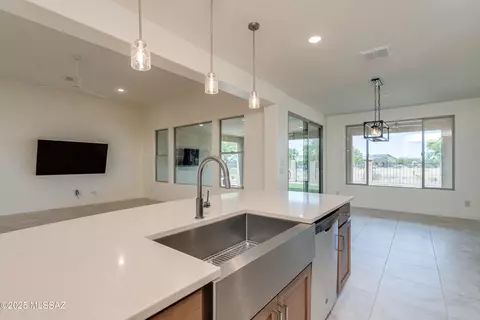 2559 E Wrightson View Dr, Green Valley, AZ 85614 photo 18