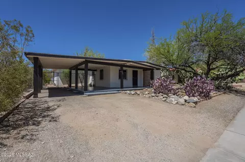 Exterior - 915 E Hampton St, Tucson, AZ 85719 photo 1 of 8