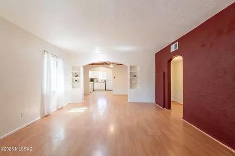 Living - 915 E Hampton St, Tucson, AZ 85719 photo 1 of 5