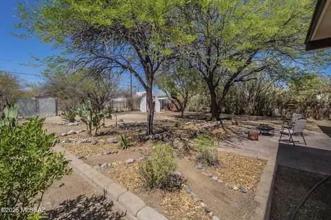 Exterior - 915 E Hampton St, Tucson, AZ 85719 photo 2 of 8