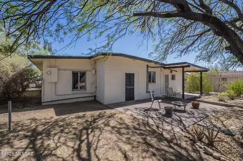 Exterior - 915 E Hampton St, Tucson, AZ 85719 photo 3 of 8