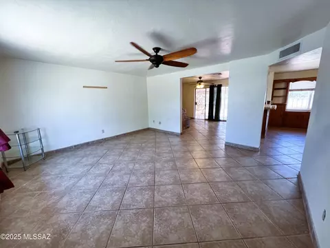 6071 E 27th St, Tucson, AZ 85711 photo 5