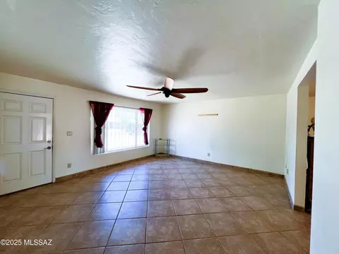 6071 E 27th St, Tucson, AZ 85711 photo 7