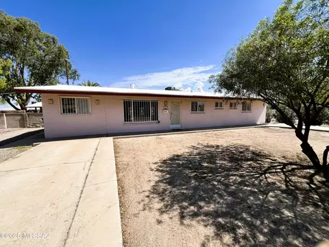 6071 E 27th St, Tucson, AZ 85711 photo 2