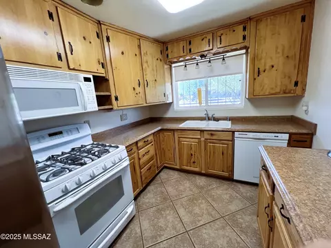 6071 E 27th St, Tucson, AZ 85711 photo 9