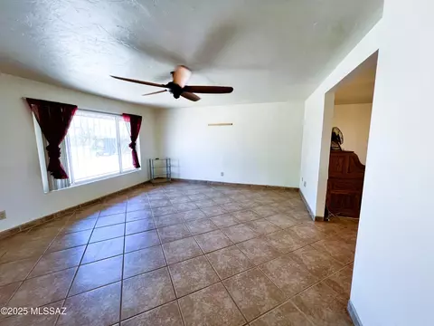 6071 E 27th St, Tucson, AZ 85711 photo 8
