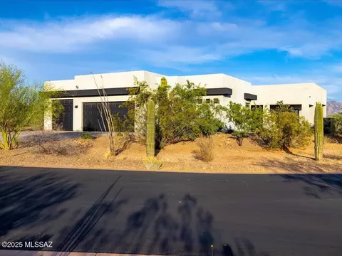96 N Stronghold Pl, Sahuarita, AZ 85629