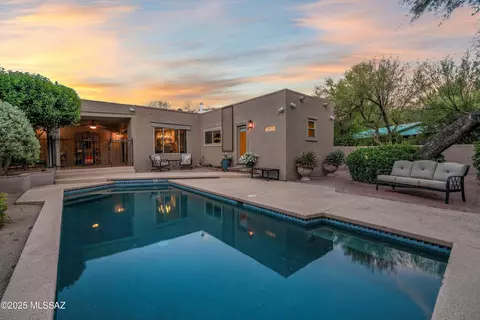 1907 N King St, Tucson, AZ 85749