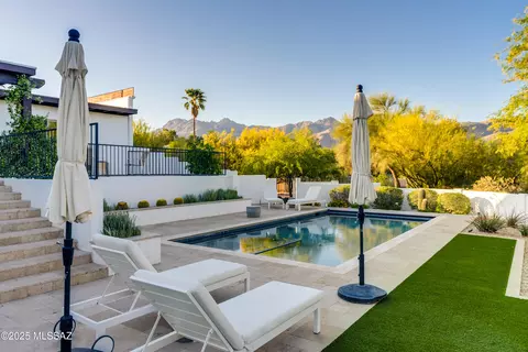 8402 E Tourmaline Dr, Tucson, AZ 85750