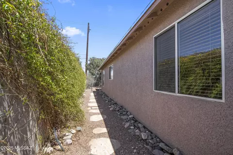 Exterior - 8807 S Desert Rainbow Dr, Tucson, AZ 85747 photo 7 of 7
