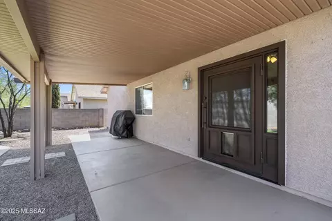 Exterior - 8807 S Desert Rainbow Dr, Tucson, AZ 85747 photo 4 of 7