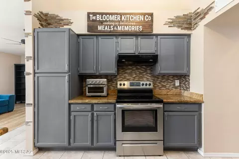 9141 E Bell Cactus Ln, Tucson, AZ 85715