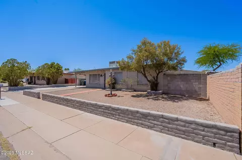 2226 E Jasmine Dr, Tucson, AZ 85706 photo 2
