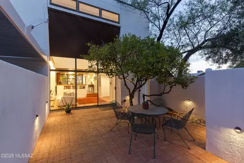 2702 E 5th St, Tucson, AZ 85716