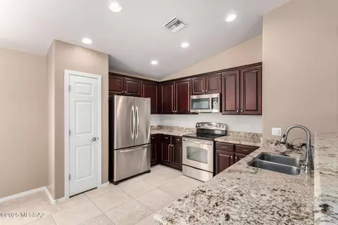 Kitchen - 4099 E Shadow Branch Dr, Tucson, AZ 85756 photo 1 of 4