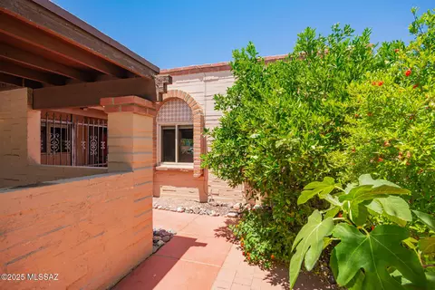 4243 E Presidio Rd, Tucson, AZ 85712