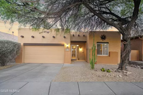 182 N Desert Park Pl, Tucson, AZ 85745