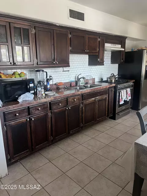 321-323 E Olive St, Tucson, AZ 85706 photo 8