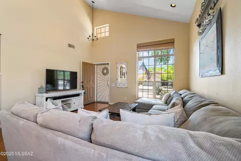 Living - 9880 E Cisco Ct, Tucson, AZ 85748 photo 2 of 7