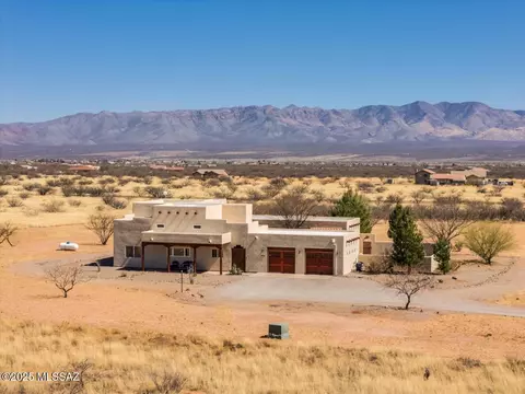 9141 E Sunshine Ln, Hereford, AZ 85615