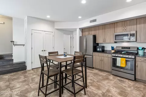 983 E Park Modern Dr, Tucson, AZ 85719 photo 6