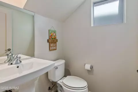 983 E Park Modern Dr, Tucson, AZ 85719 photo 7