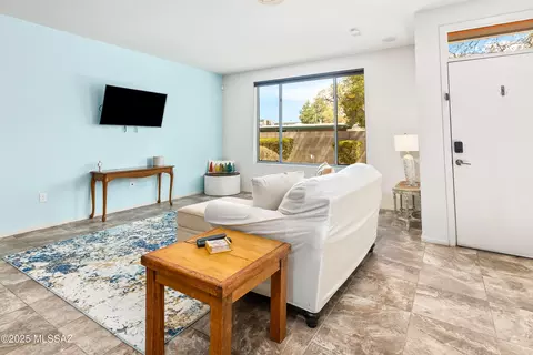 983 E Park Modern Dr, Tucson, AZ 85719 photo 4