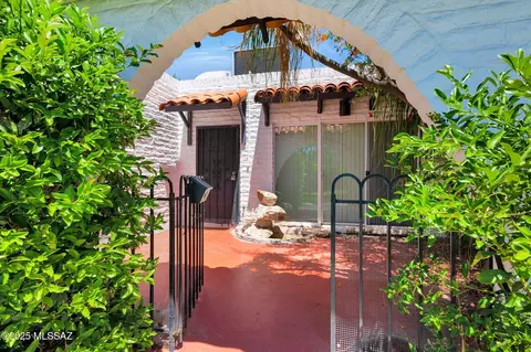 708 W Roller Coaster Rd, Tucson, AZ 85704
