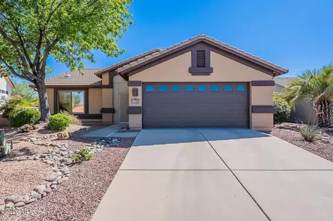 2136 E Desert Fox Dr, Green Valley, AZ 85614