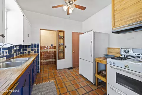 Kitchen - 1300 E Grant Rd, Tucson, AZ 85719 photo 1 of 4