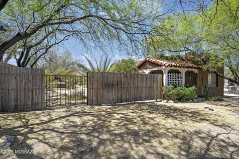 Exterior - 1300 E Grant Rd, Tucson, AZ 85719 photo 2 of 10
