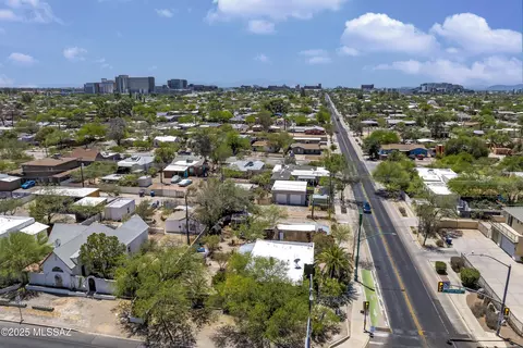 View/Area - 1300 E Grant Rd, Tucson, AZ 85719 photo 2 of 3
