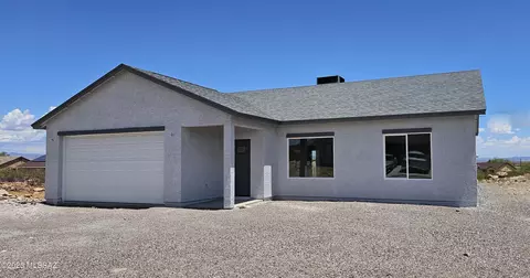 8615 S Thunderbird Dr, Safford, AZ 85546