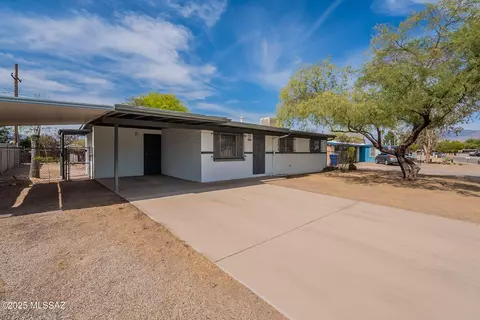 8401 E Shasta Dr, Tucson, AZ 85730