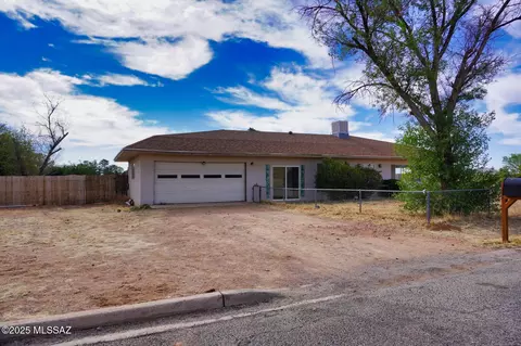 100 N Dale Rd, Pearce, AZ 85625