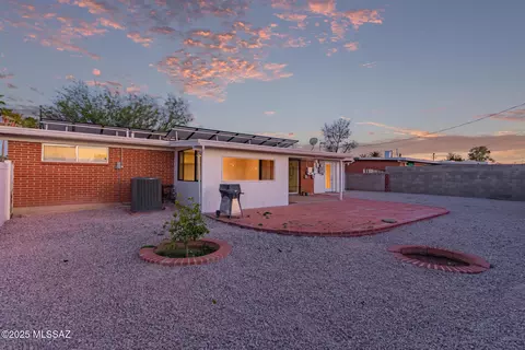 Exterior - 7267 Eastview Dr, Tucson, AZ 85710 photo 4 of 8