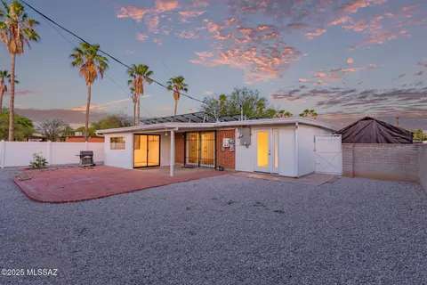 Exterior - 7267 Eastview Dr, Tucson, AZ 85710 photo 6 of 8