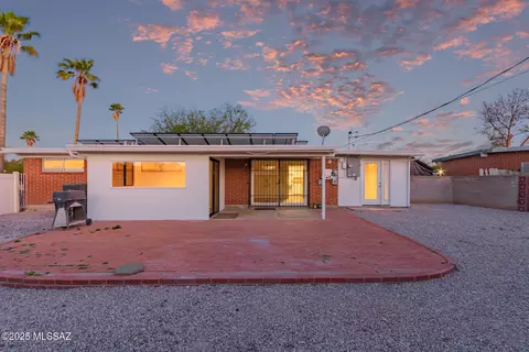 Exterior - 7267 Eastview Dr, Tucson, AZ 85710 photo 5 of 8