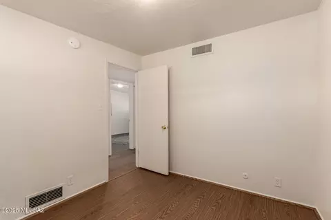 Bedroom - 7267 Eastview Dr, Tucson, AZ 85710 photo 6 of 6