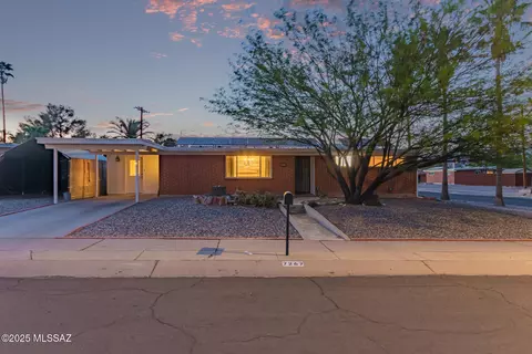 7267 Eastview Dr, Tucson, AZ 85710