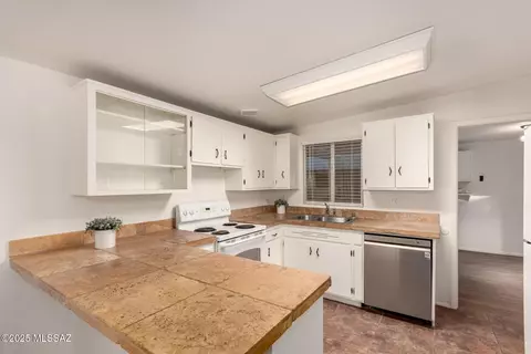 Kitchen - 7267 Eastview Dr, Tucson, AZ 85710 photo 2 of 2