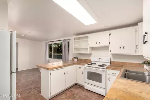 Kitchen - 7267 Eastview Dr, Tucson, AZ 85710 photo 1 of 2